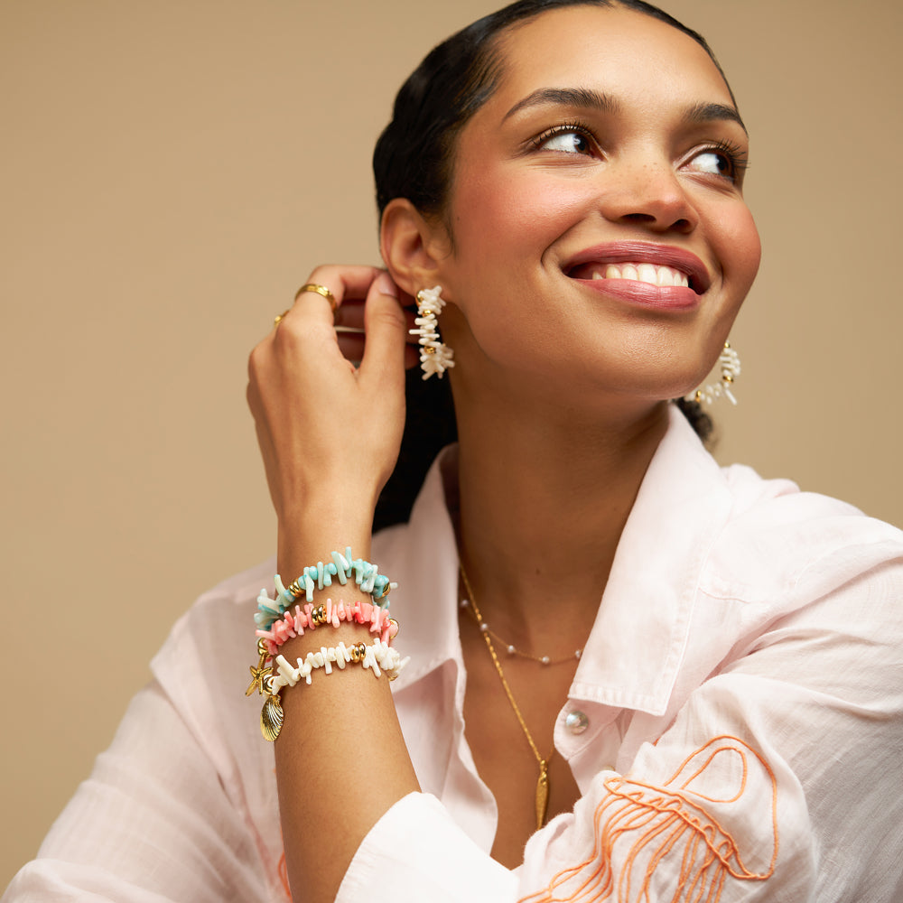 Cream Coral Chip & Shell Bracelet - Image 2